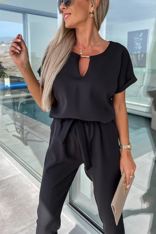 R&B | Eleganter Keyhole Jumpsuit mit Gürtel für Damen
