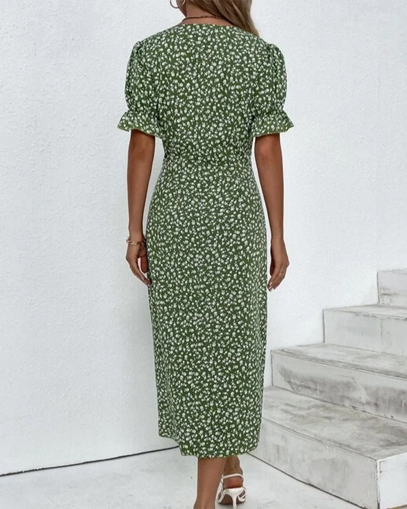 EB | Schönes Kleid mit Knöpfen