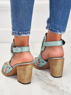 Stiefelsandalen mit großem Absatz R&B