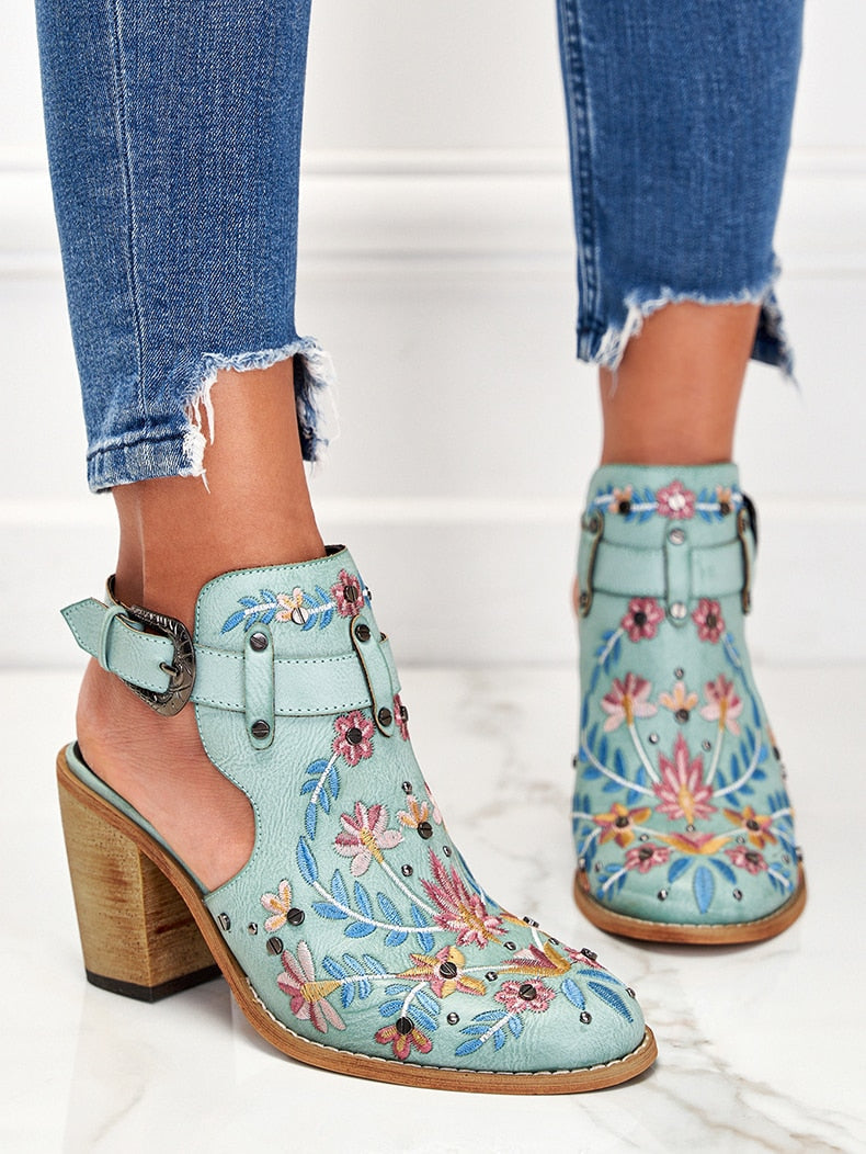Stiefelsandalen mit großem Absatz R&B