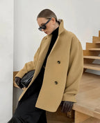 R&B | elegante braune Wolljacke mit doppelter Knopfreihe, halblang