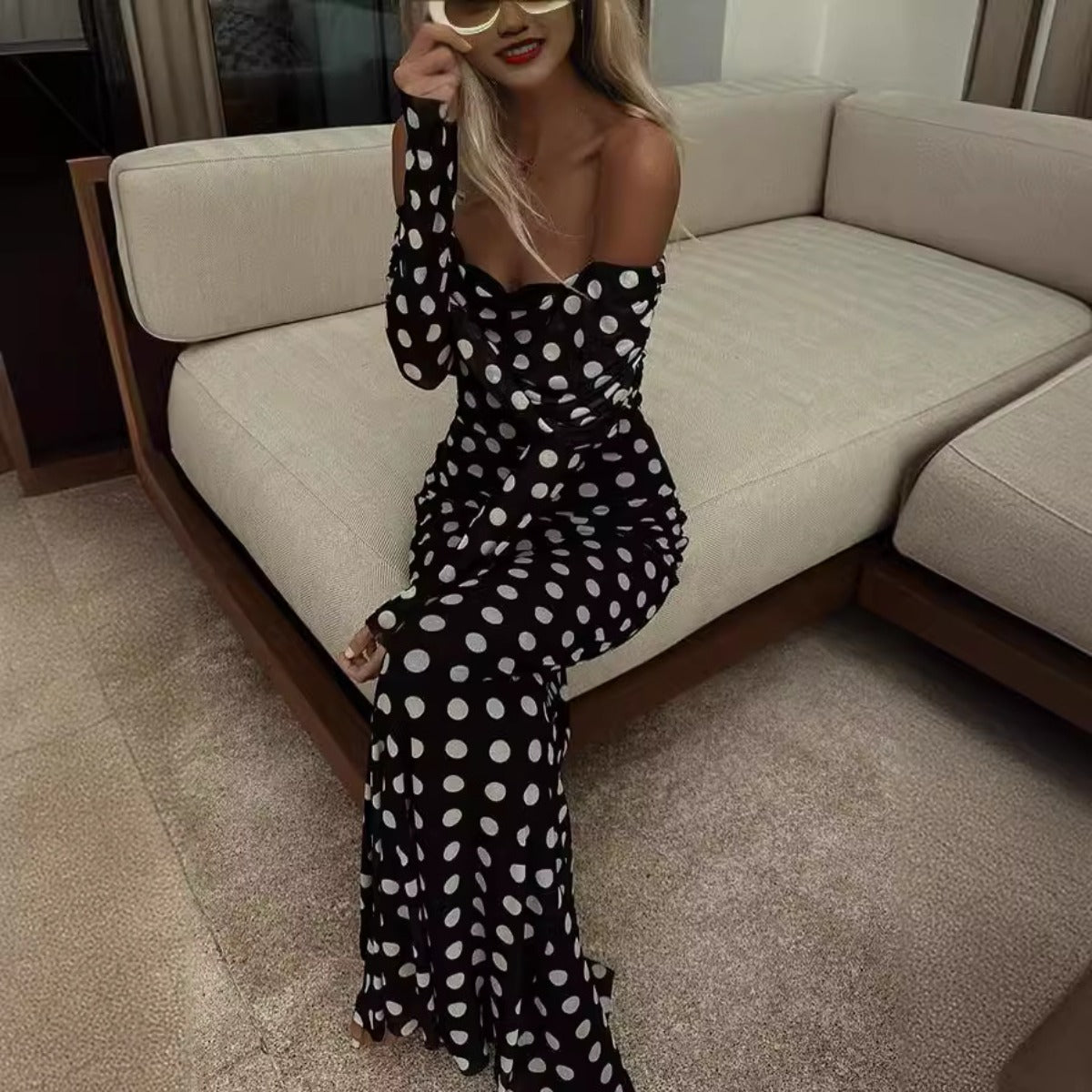 R&B | Ein-Wort-Schulterkleid aus Gaze mit Tupfen