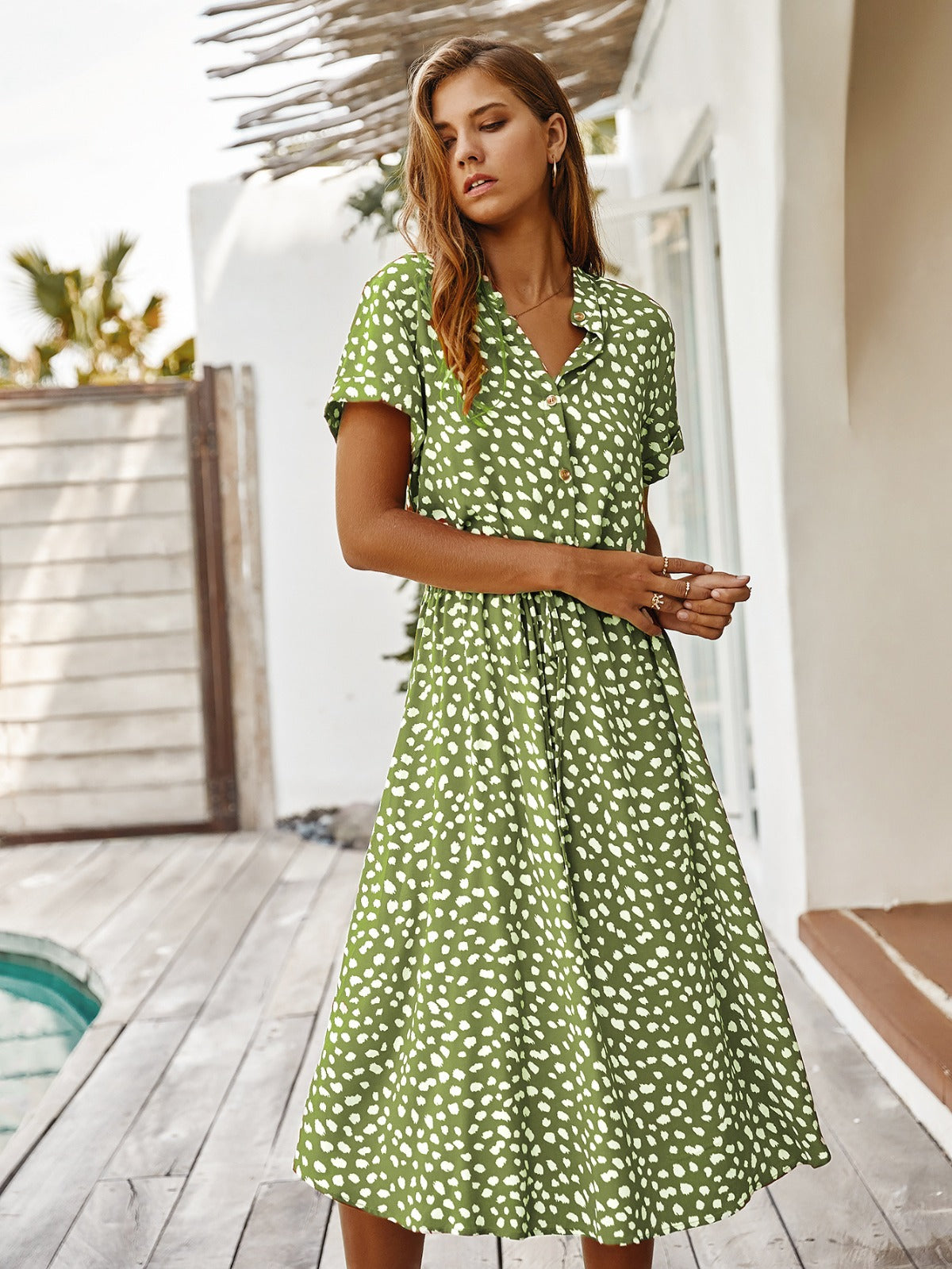 R&B | Polka-Dot-Kleid mit V-Ausschnitt und Knöpfen