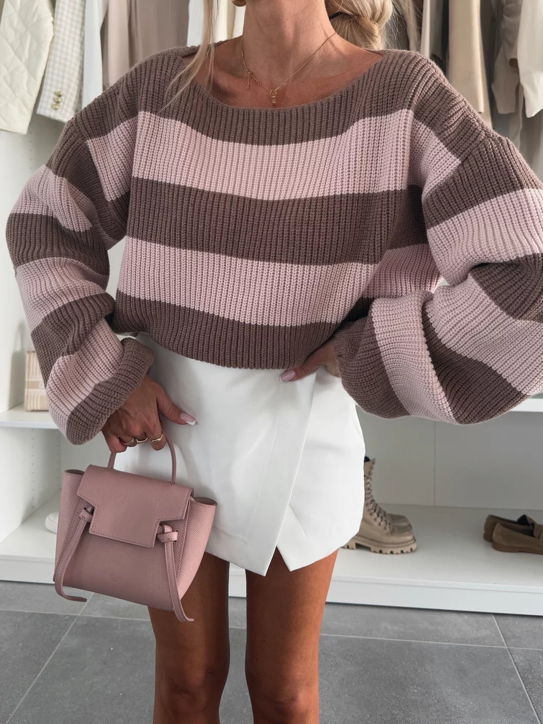 R&B | gestreifter Strickpullover mit Rundhalsausschnitt