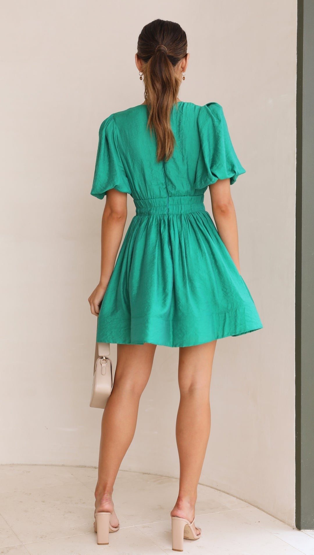 R&B | Minikleid mit V-Ausschnitt und Puffärmeln für Damen