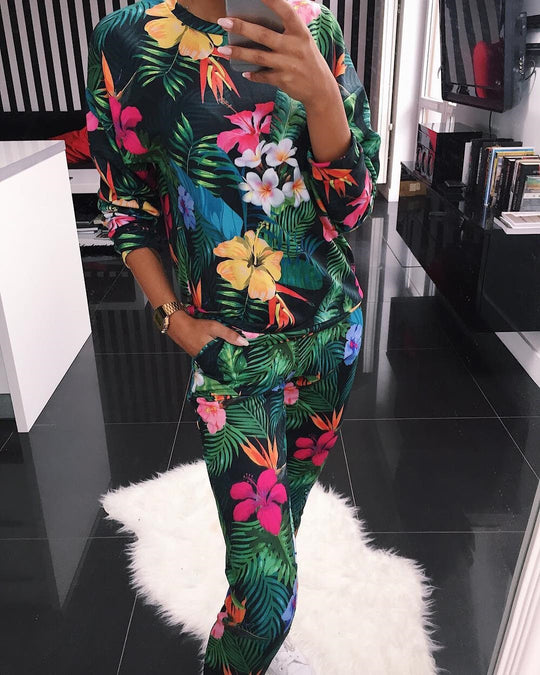 Damen Freizeitanzug mit floralem Print und praktischen Taschen R&B