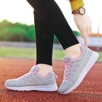 Damen nan leichtgewichtiger Strick-Freizeitsneaker mit Wabenperforation, schockabsorbierender Schaumsohle und gepolstertem Fersenkragen R&B