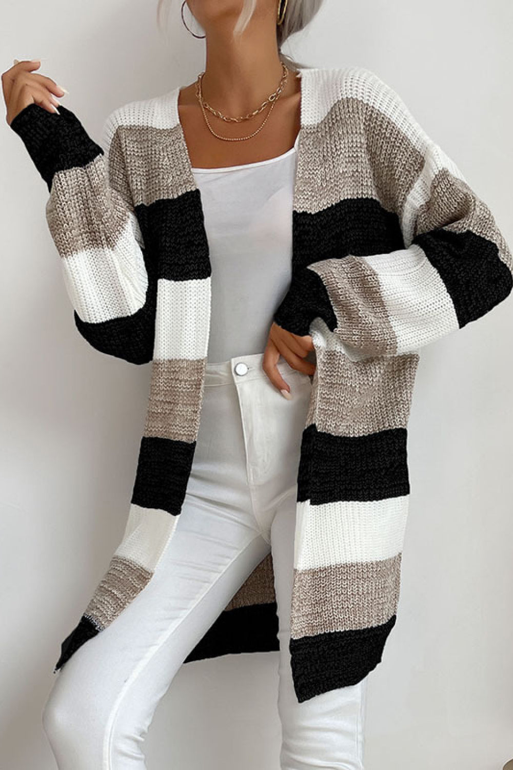 R&B | Einfache und Stilvolle Strickjacke