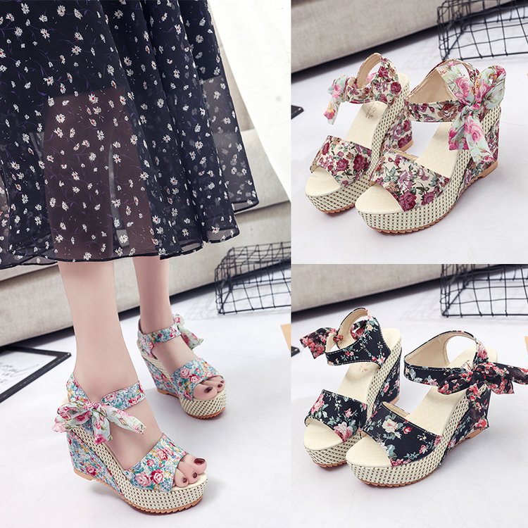 Damen Wedge-Sandalen mit floralem Design und komfortabler Riemenverzierung R&B