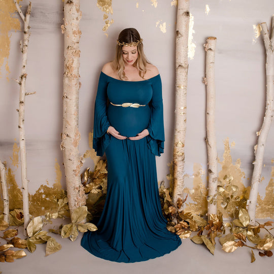 Damen Umstands-Maxikleid mit schulterfreiem Design und fließenden Ärmeln R&B