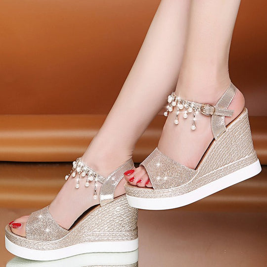 Damen nan glitzernde Keilsandalette mit Perlenfransen und verstellbarem Knöchelriemen R&B
