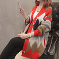 Damen Strickjacke mit geometrischem Muster und großen Knöpfen