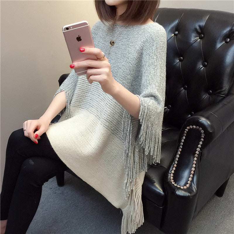 Damen Strickponcho mit Fransen und modischem Farbverlauf
