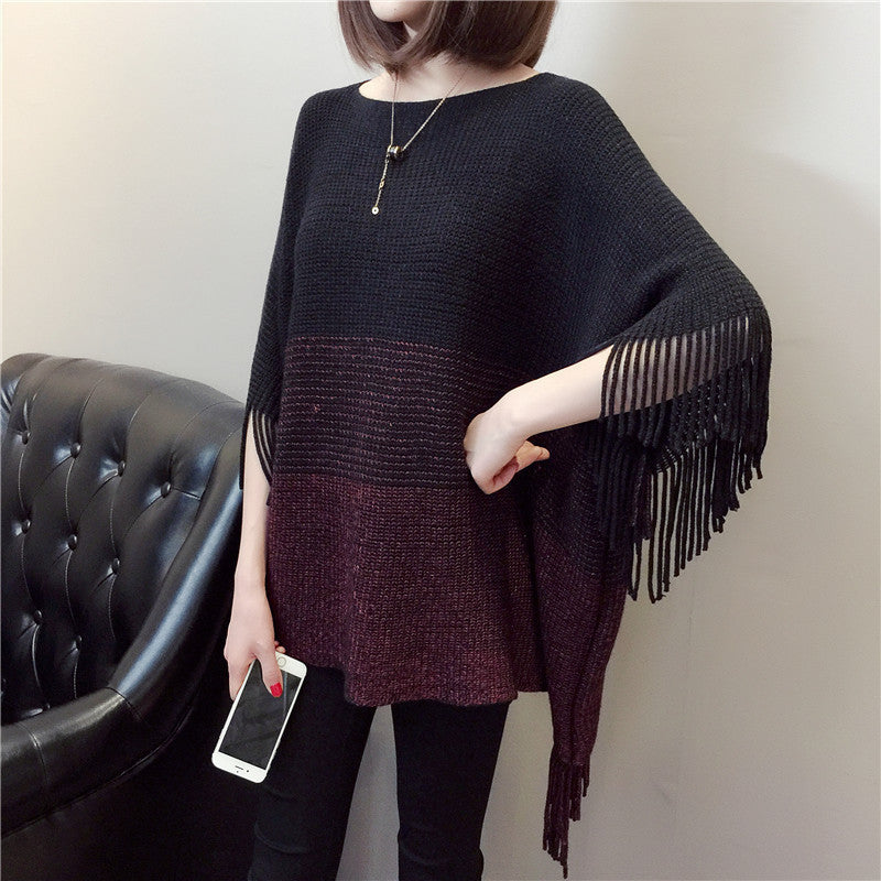 Damen Strickponcho mit Fransen und modischem Farbverlauf
