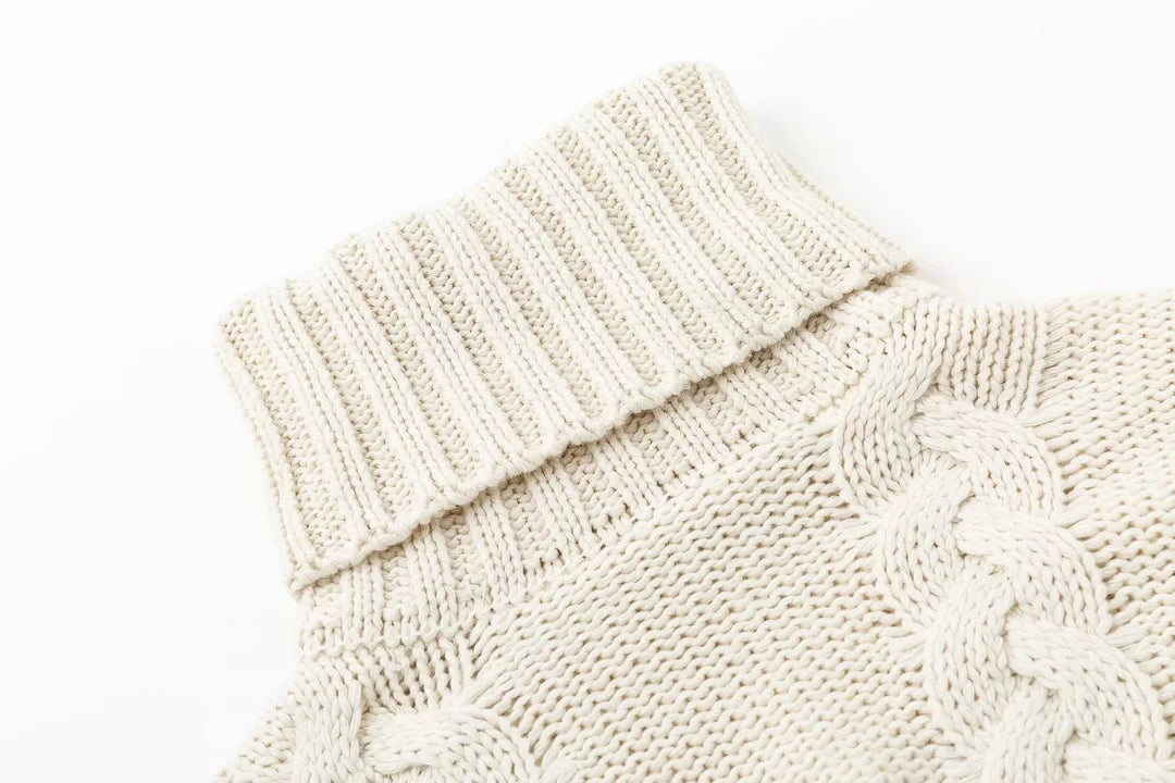 Damen Grobstrickpullover mit hohem Kragen und femininen Zopfmuster R&B