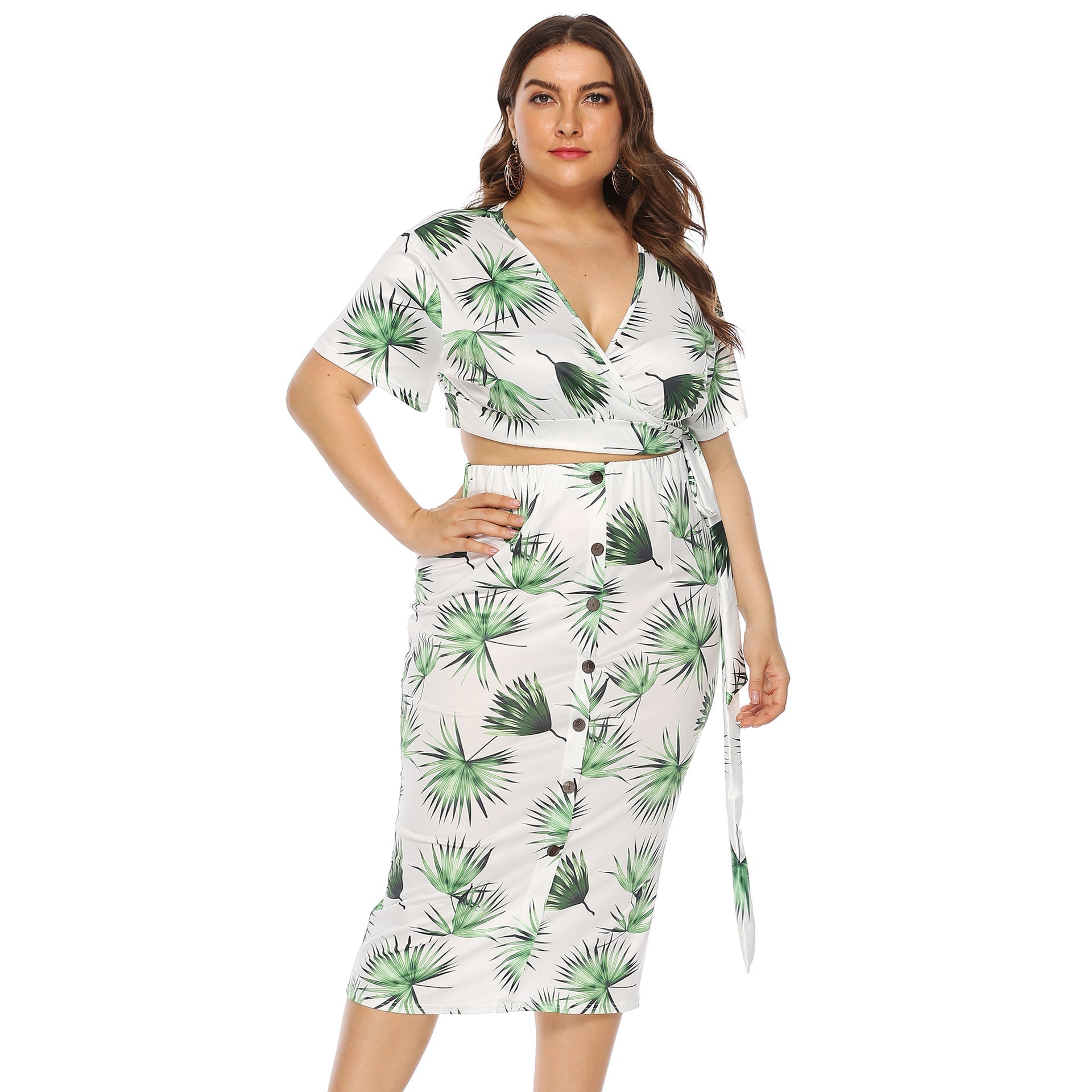 Damen elegantes Sommer-Outfit mit floralem Print und modischem Wickeldetail R&B