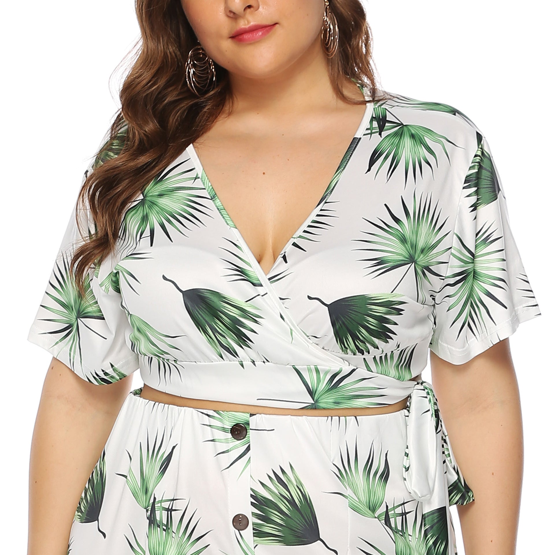 Damen elegantes Sommer-Outfit mit floralem Print und modischem Wickeldetail R&B