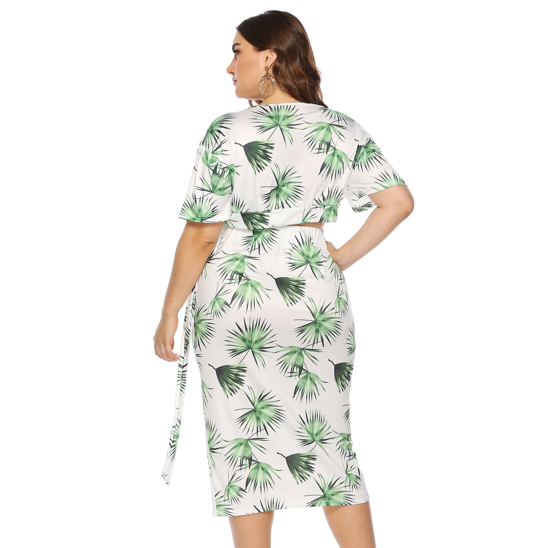 Damen elegantes Sommer-Outfit mit floralem Print und modischem Wickeldetail R&B