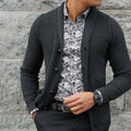 Herren Strickjacke mit strukturiertem Muster und eleganten Knopfdetails R&B