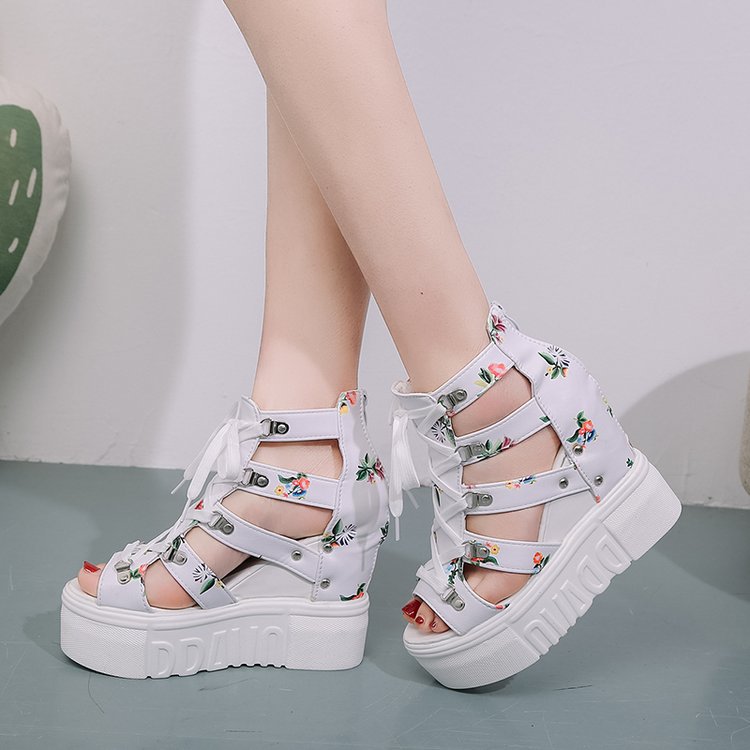 Damen Plateausandalen mit floralem Design R&B
