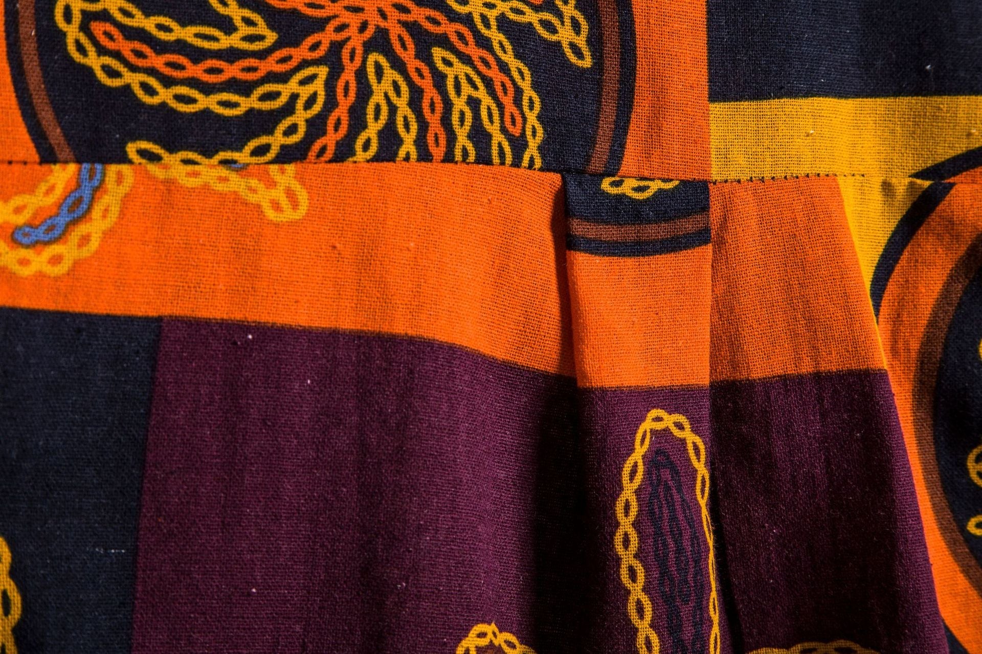 Herren Kurzarmhemd mit afric-inspired Mustern und lässigem Henley-Ausschnitt