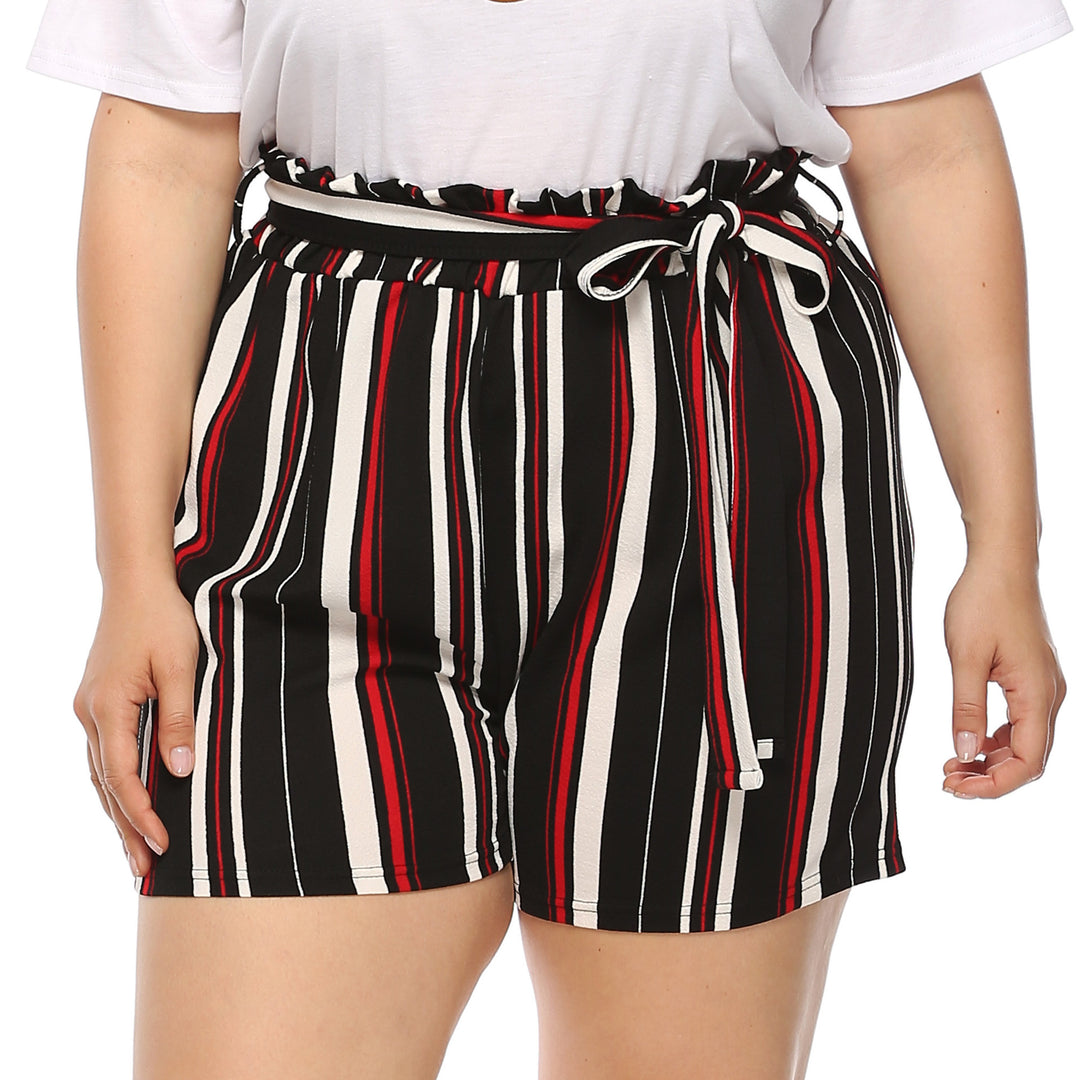 Damen elegant geschnittene gestreifte Shorts mit dekorativem Bindegürtel R&B