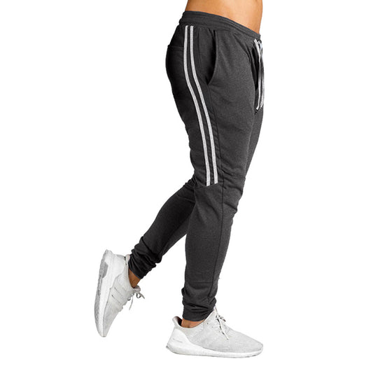 Herren Sportliche Jogginghose mit atmungsaktiver Struktur und seitlichen Streifen R&B