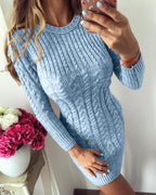 Damen Strickkleid mit modernem Kabelmuster und figurbetonendem Schnitt