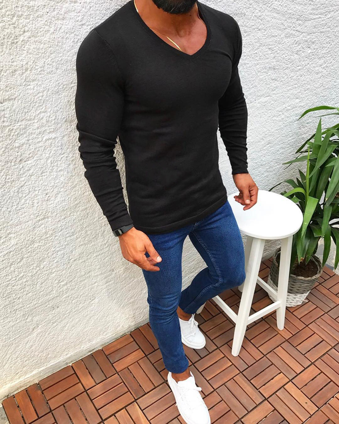 Herren elegantes Langarmshirt mit V-Ausschnitt und figurbetontem Schnitt R&B