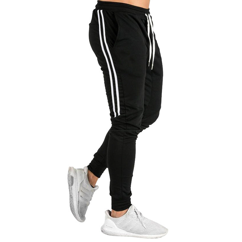 Herren Sportliche Jogginghose mit atmungsaktiver Struktur und seitlichen Streifen R&B