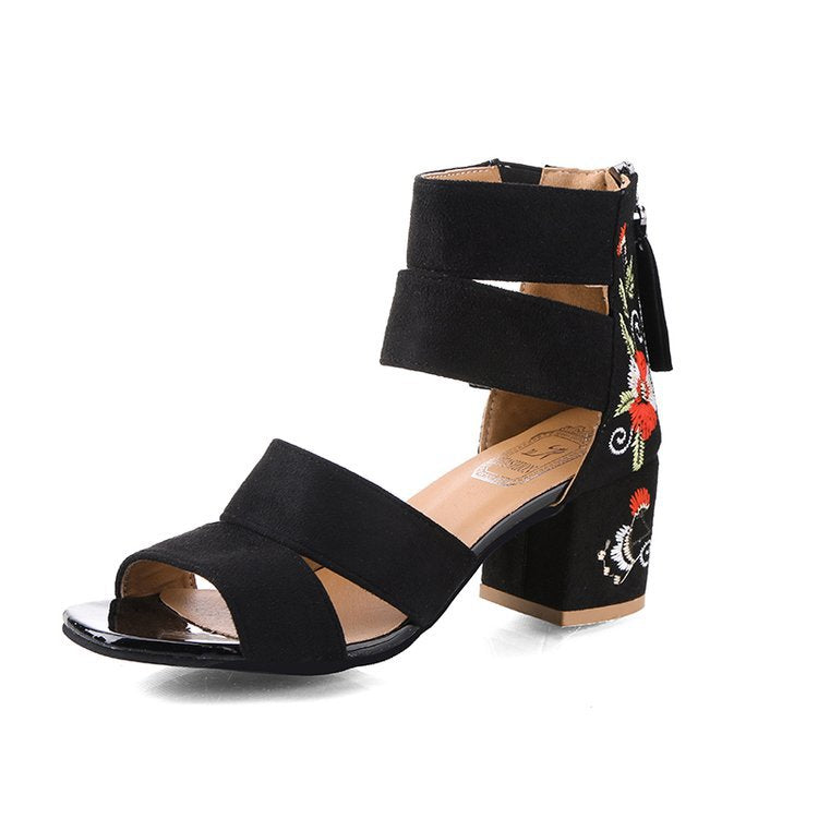 Damen Sandalen mit eleganten Riemen und floralem Design R&B