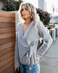 Damen Wickelpullover mit eleganten BindR&Bändern und lässigem V-Ausschnitt R&B