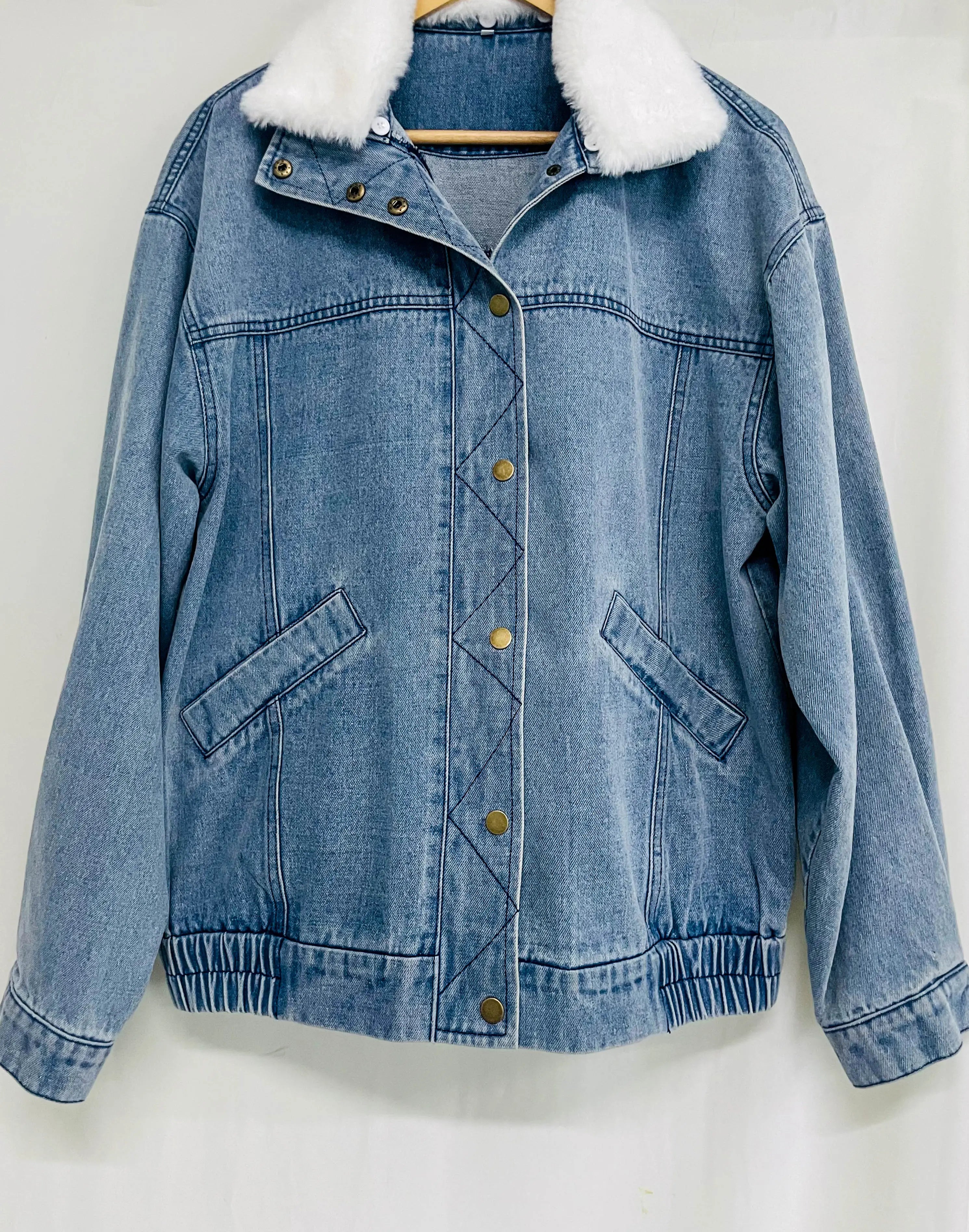 R&B | Damen Denimjacke mit Fleecekragen Trendy und Bequem für Jeden Tag