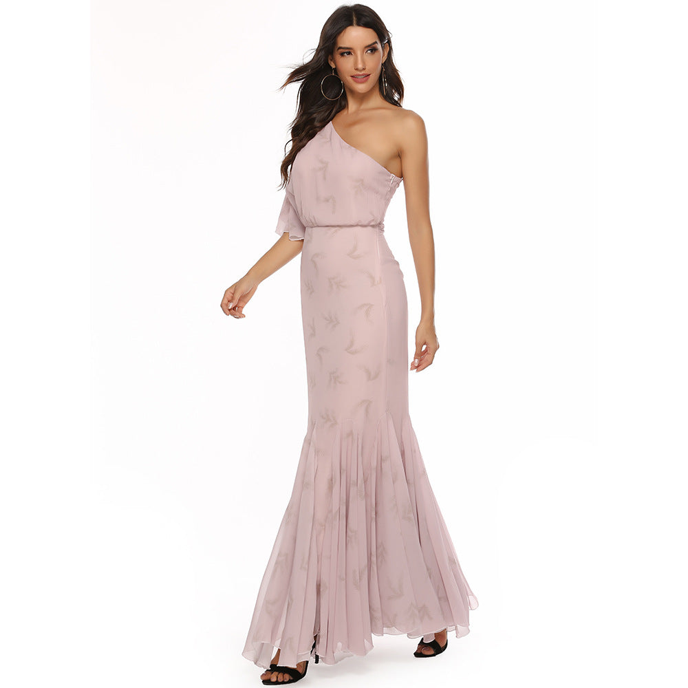 Damen Elegantes Abendkleid mit asymmetrischem Schnitt und schwingendem Saum R&B