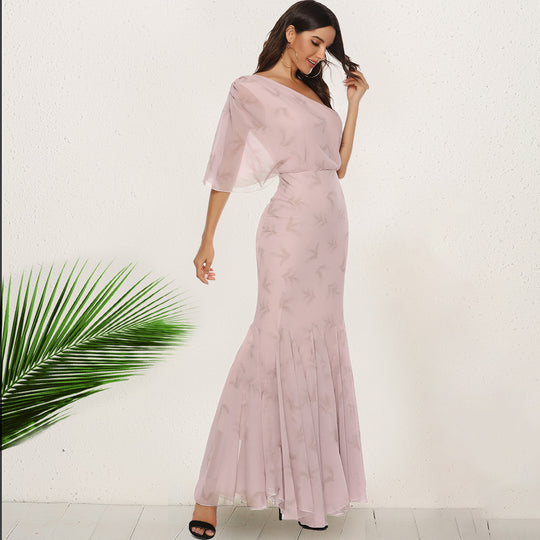 Damen Elegantes Abendkleid mit asymmetrischem Schnitt und schwingendem Saum R&B