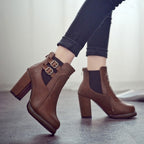 Damen modische Ankle Boots mit robustem Blockabsatz und stilvollen Schnallendetails R&B