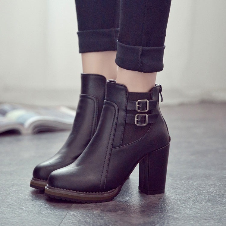 Damen modische Ankle Boots mit robustem Blockabsatz und stilvollen Schnallendetails R&B