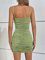 Verführerisches Minikleid mit Wickeldesign und Spaghettiträgern