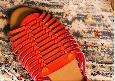 Damen modische Riemchensandalen mit strukturierter Oberflächentextur R&B