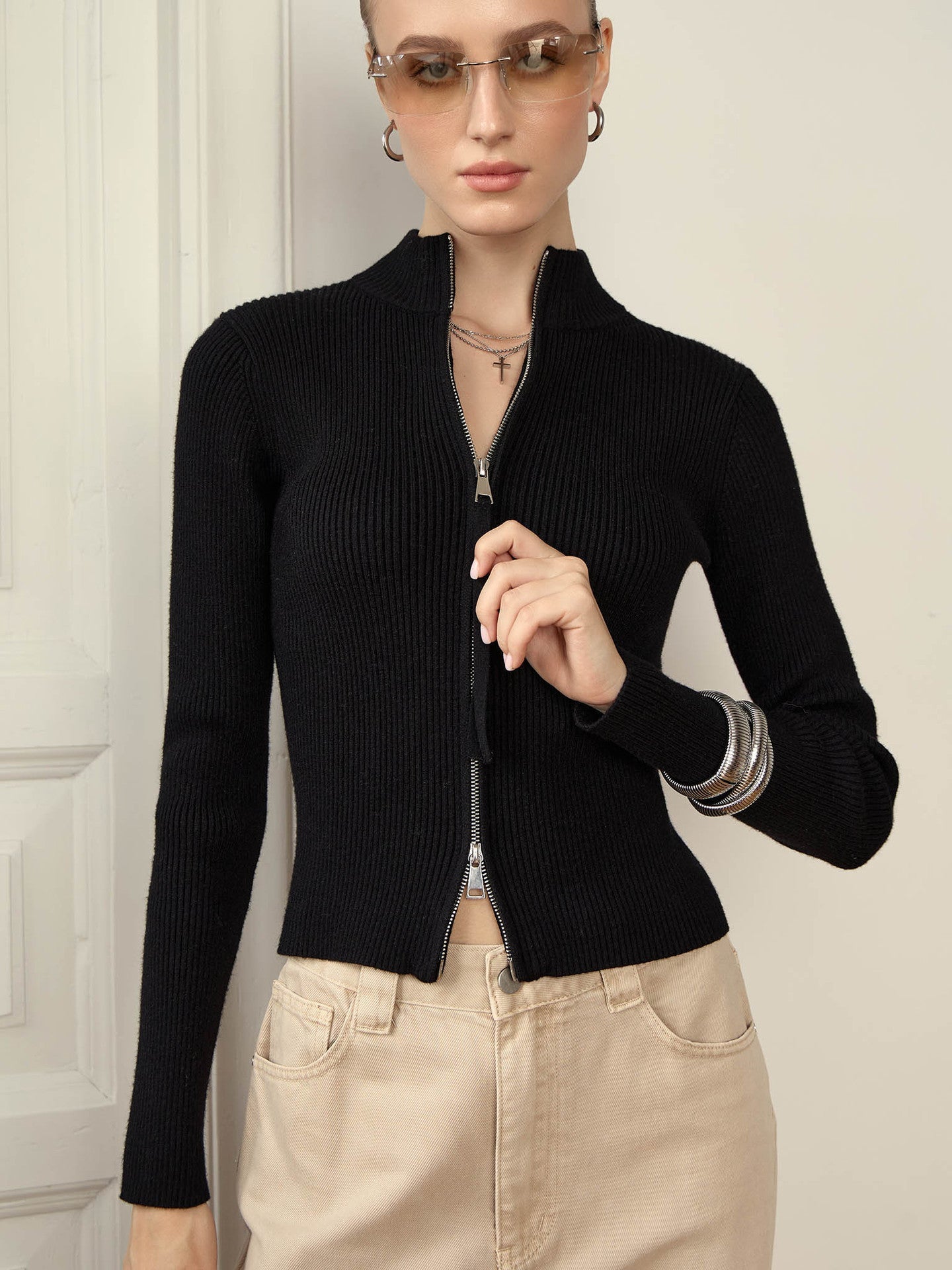 R&B | Kuscheliges Rippstrick Sweatshirt mit Hohem Reißverschlussdetail