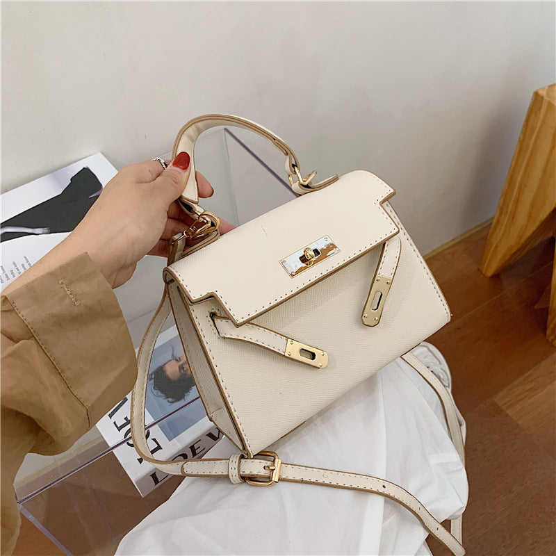 R&B | Eine Seitliche Schultertasche Im Western-Stil