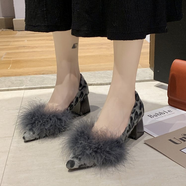Damen elegante Pumps mit Plüschdetail R&B