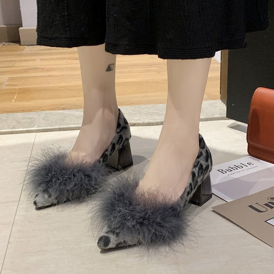 Damen elegante Pumps mit Plüschdetail R&B