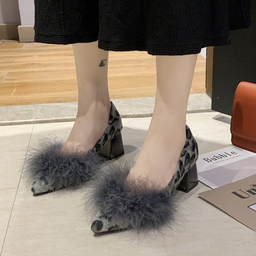 Damen elegante Pumps mit Plüschdetail R&B