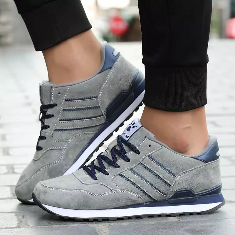 Klassische Herrensneaker R&B