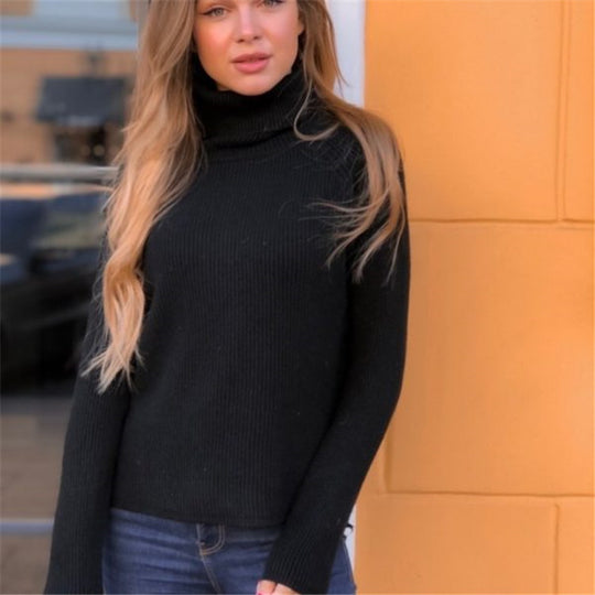 Damen eleganter Rollkragenpullover aus feinem Rippstrick R&B