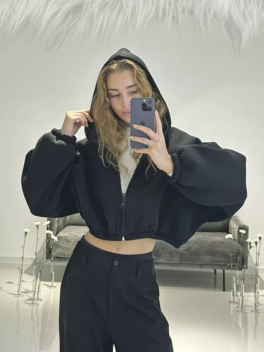 R&B | leichter kurzer Sport-Sweatshirt mit Kapuze