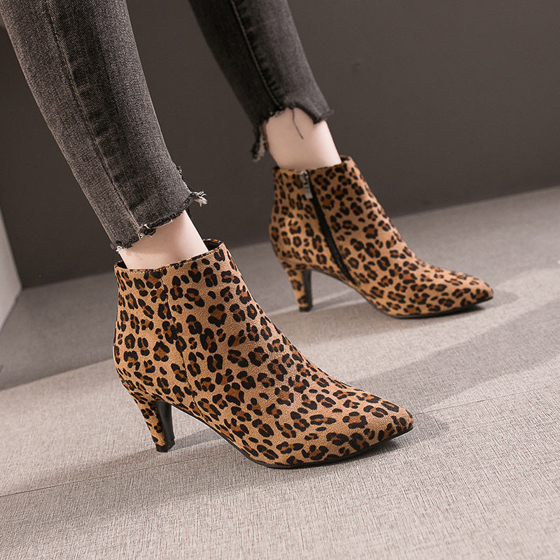 Damen nan spitze Knöchelstiefelette in Wildlederoptik mit schmalem Stilettoabsatz und seitlichem Reißverschluss R&B