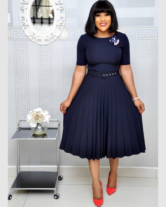 Damen Plissiertes Kleid mit Taillengürtel und eleganter Silhouette R&B