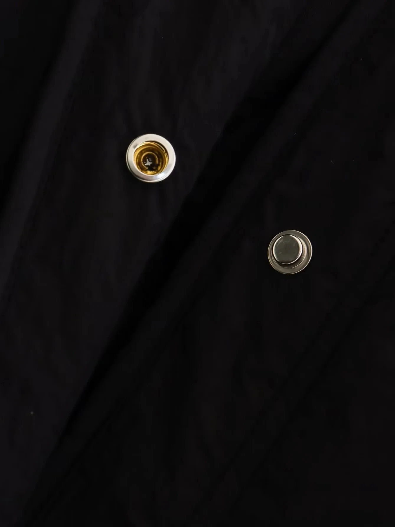 R&B | Gepolsterte Jacke Damen, Leichtes Übergröße Modell mit Taschen, Knopfverschluss